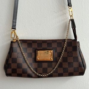 Louis Vuitton Eva Damier clutch cross body (Pristine condition)